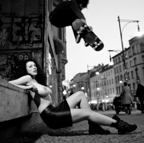 Leila Lowfire model top bilder