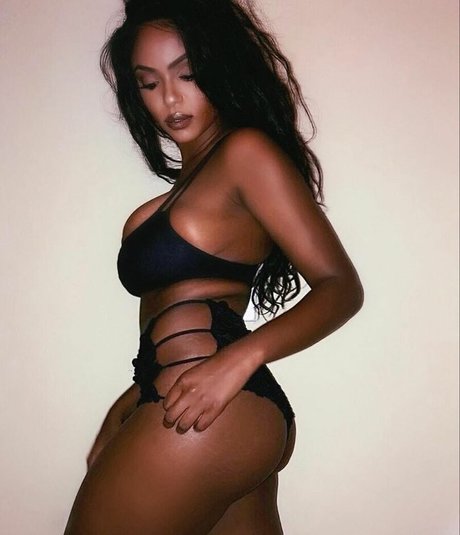 Sophia Cardinez exklusive nacktheit archiv