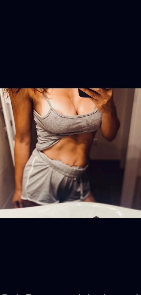 nicolerocchi hd pornographische bild