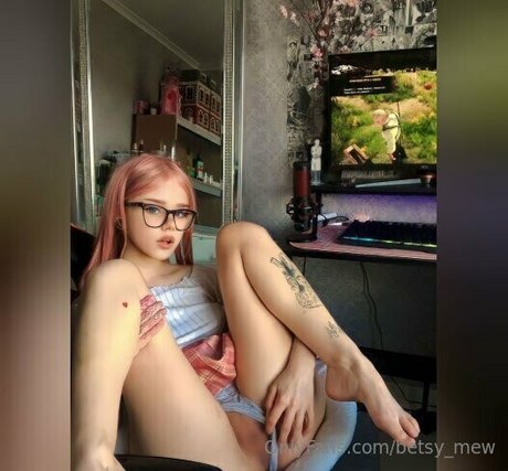 betsy mew perfekte akt fotos