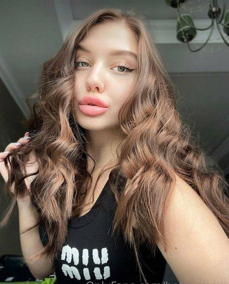 betsy mew porno hübsche bilder