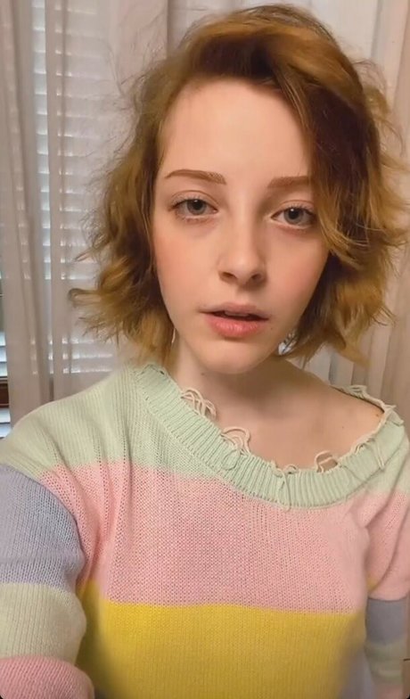 kurvige teen-onlyfans nacktheit kunst galerien