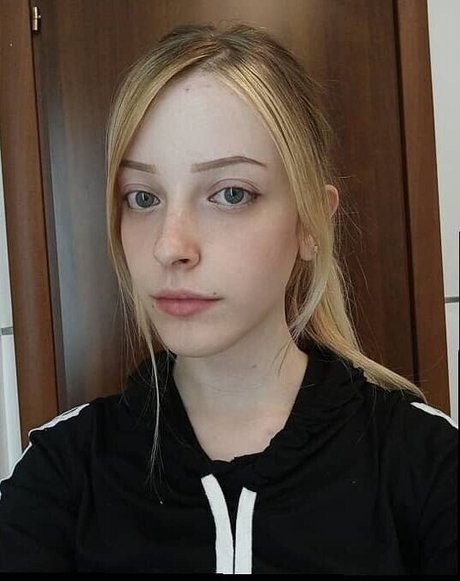 schlampe teen onlyfans heiße exklusive galerie