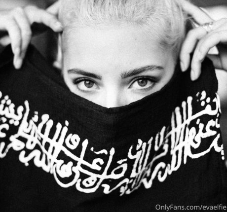 EvaElfie top erwachsene bilder