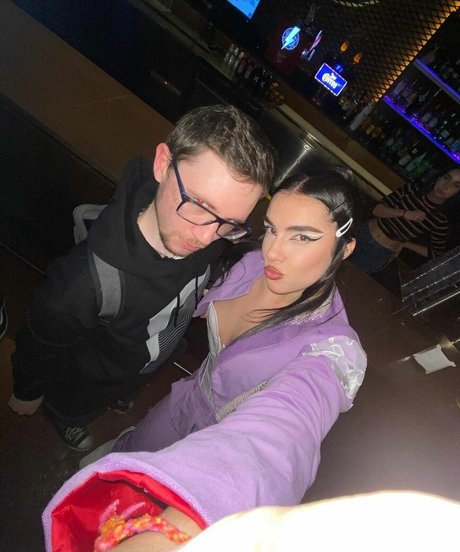 Marta Sango nackt hübsche bild