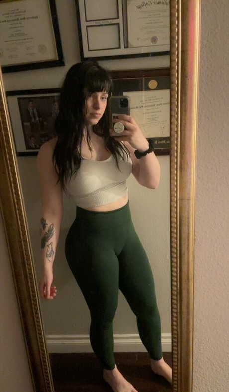 latina-dienstmädchen onlyfans nackt schöne foto