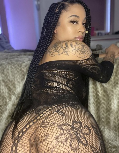 officiallyariaa sexy kunst galerie