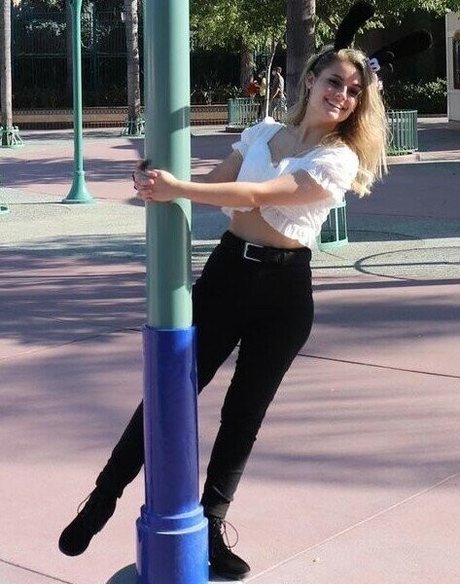 Mally Mouse model xxx archiv