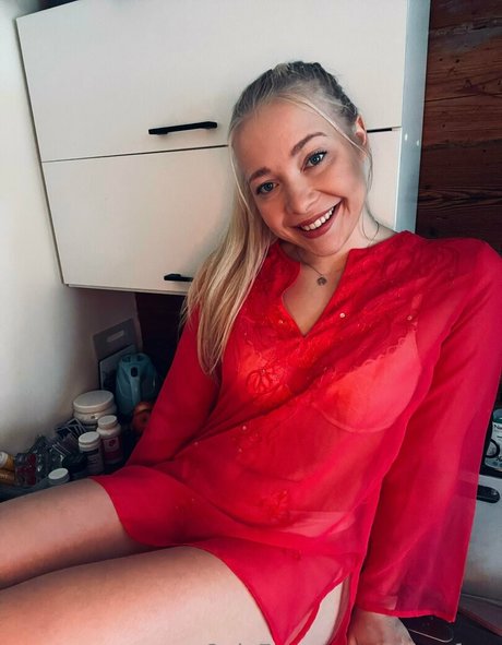 militärische asiatische onlyfans top nackten bild