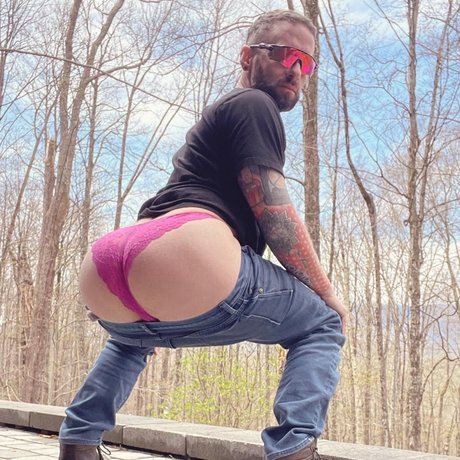 Dan Denington nackt exklusive bild