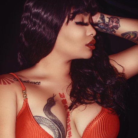 Keiko hd erwachsene fotos