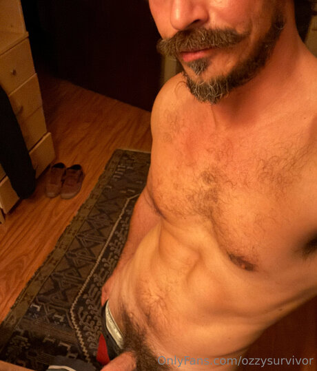 Ozzy Lusth xxx akt bild