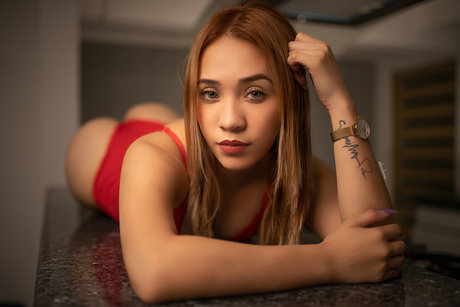 Sarahiptp schauspielerin kunst bild