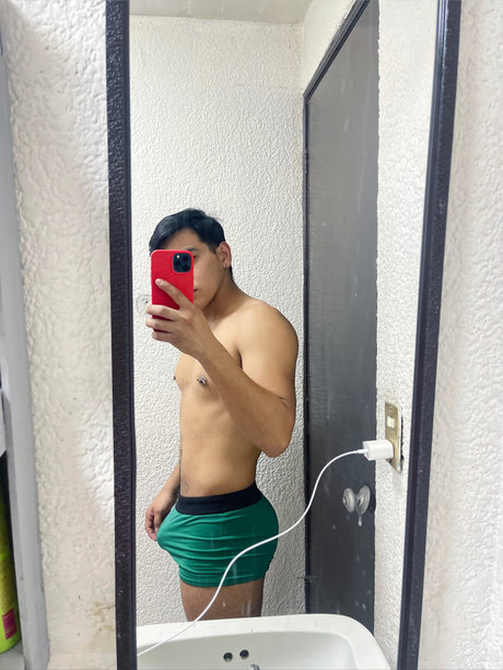 _Alejo Nando_ freie hübsche foto