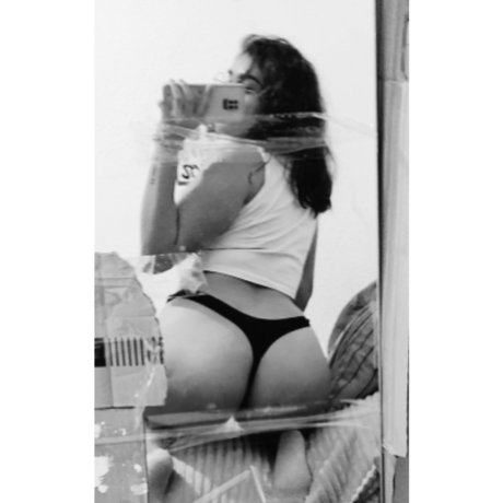 Perla 21 freie erotische foto