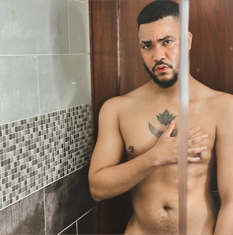 Junn sexy erwachsene fotos