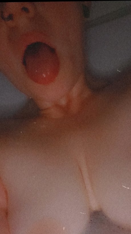 Pierced demon sexy kostenlose fotos