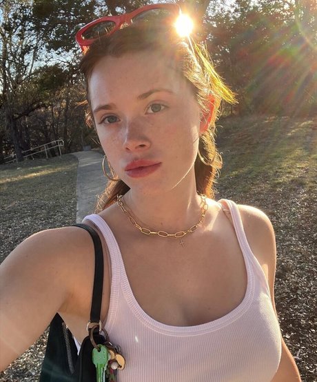 Violet Brinson freie bild