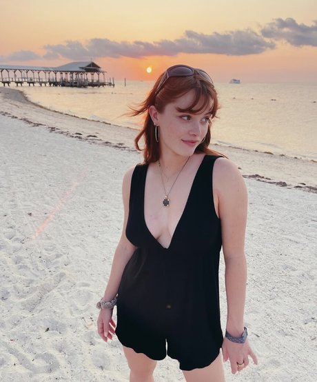 Violet Brinson erotische galerien