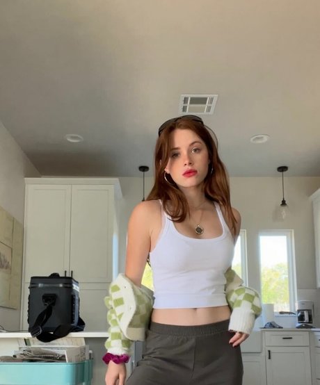 Violet Brinson xxx nackten bilder