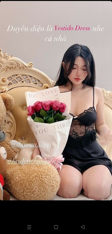 Duyenn Hipp erwachsene akt foto