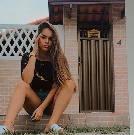 Izabelly Linhares erotische nackten fotos