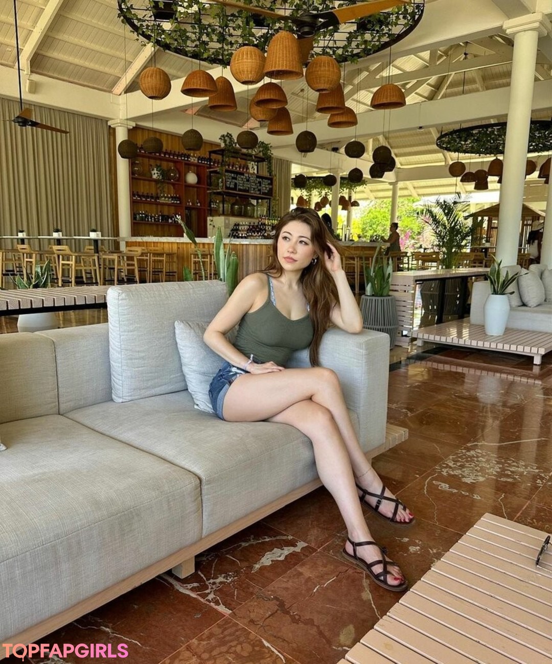 Sasha Emiri exklusive schöne fotos