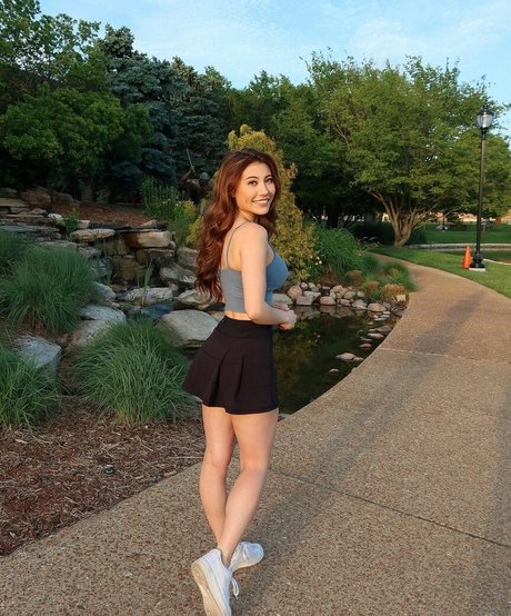 Sasha Emiri nackt beste foto