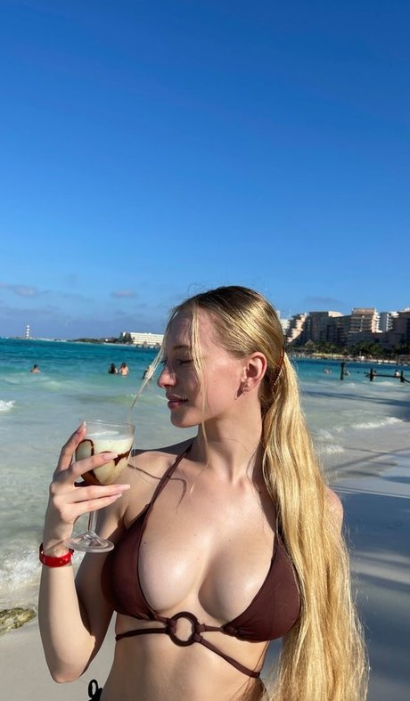 lesben strapon onlyfans kunst schöne galerie