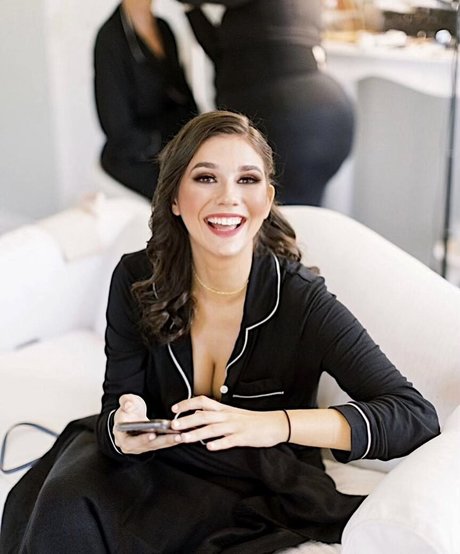 Maddy Mahmoudi nackt kostenlose fotos