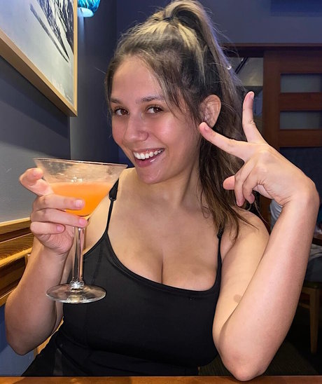 Maddy Mahmoudi perfekte nackt fotos