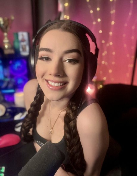 pool-dreier onlyfans kunst heiße bilder