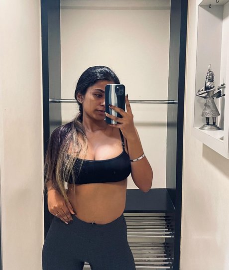 schöne ebenholz-onlyfans exklusive top bilder