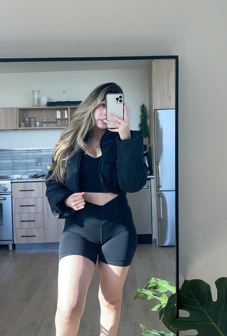 Emmamarie Gomez porno freie bild