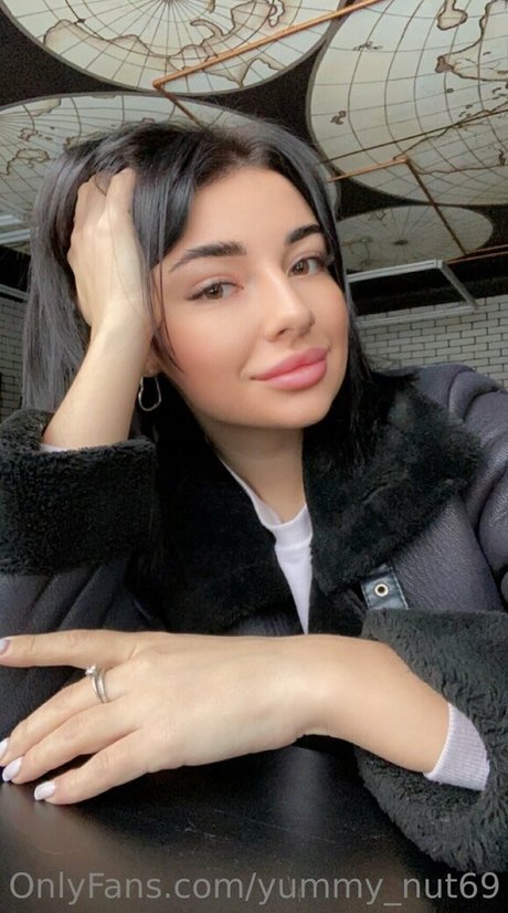 yummy kris69 schauspielerin heiße fotos