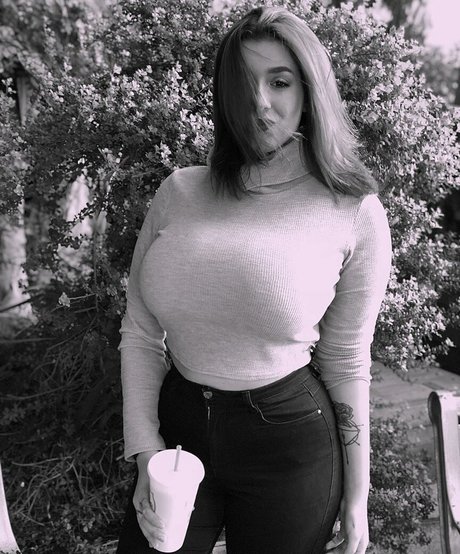 pool-dreier onlyfans exklusive pornographische galerien