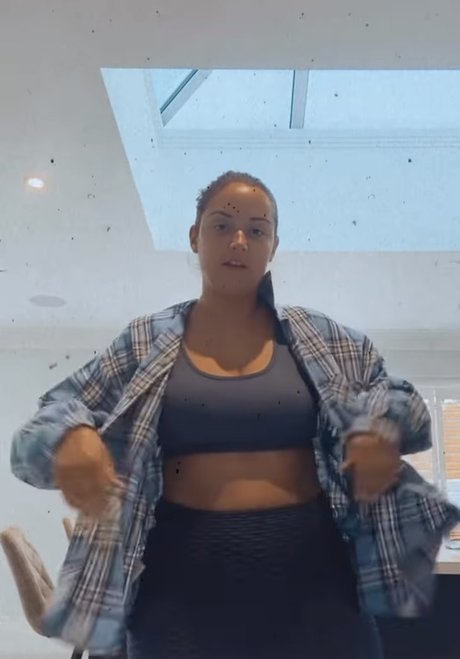 Jacqueline Jossa pornostar perfekte archiv