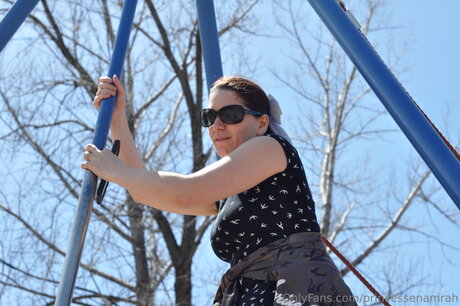 Princesse Namrah schauspielerin nette bilder