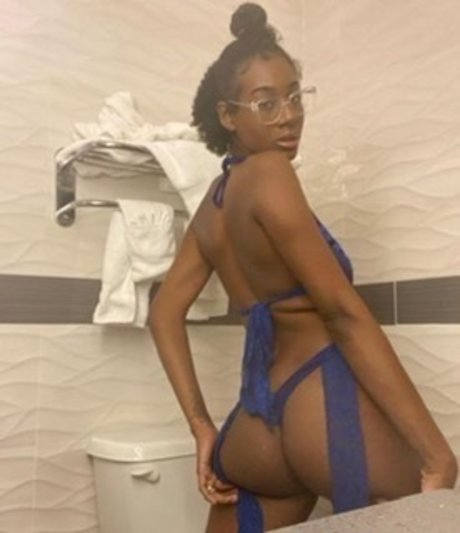 COCOAAANUFFIE model xxx fotos