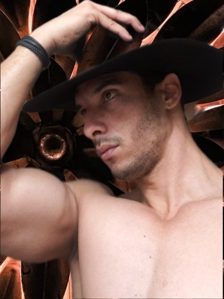 chugArt model nackt foto