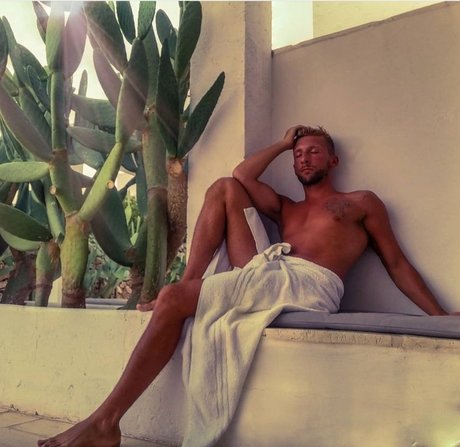 Chuckitalian schauspielerin perfekte archiv