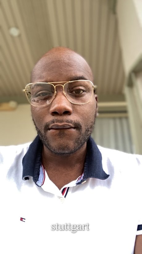 _GURU model porno bild