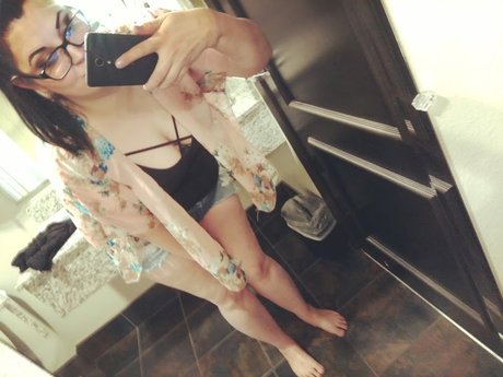 Queen Kim Kaye exklusive nackt bild