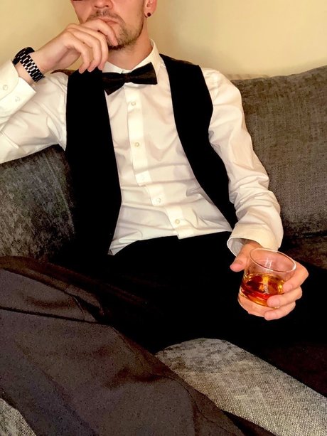 Mr D Suited Man Free Subcription xxx heiße fotos