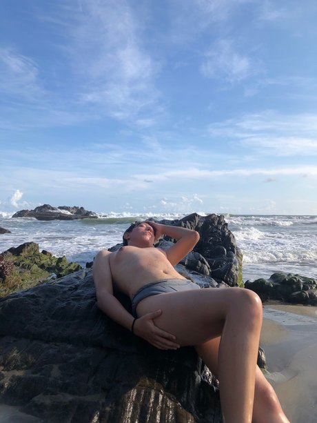 dünne asiatische teenager-onlyfans top exklusive galerie