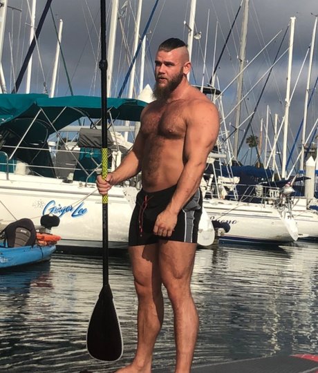 DrGore erwachsene freie bild