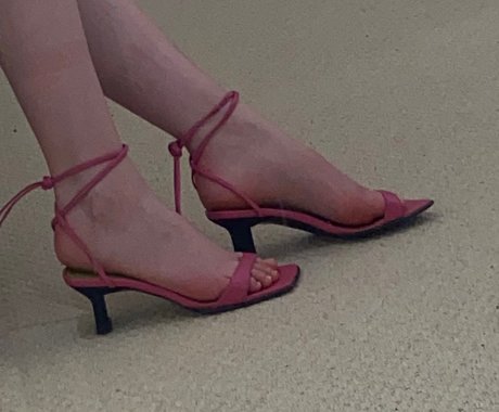 Feet Pics_ schauspielerin schöne foto