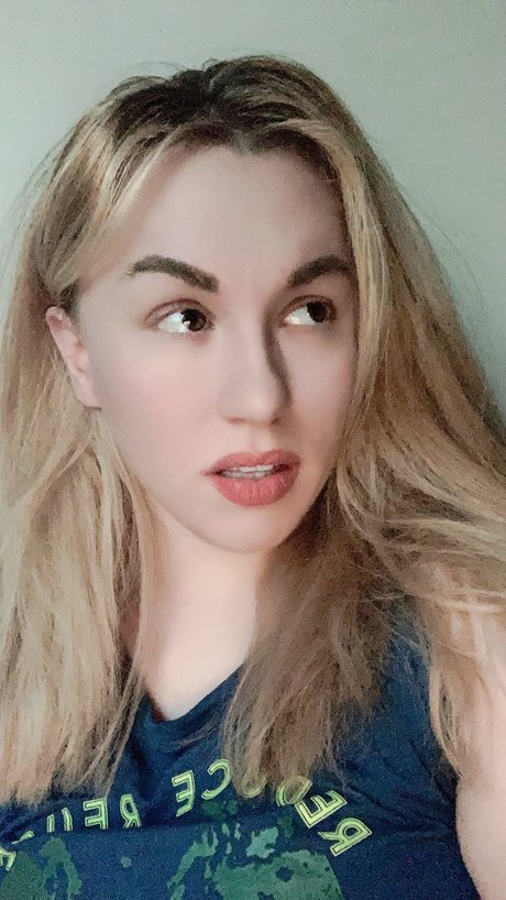 Remilyn schauspielerin exklusive foto