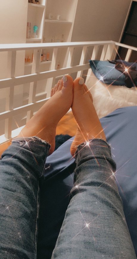 Reiana Love nacktheit xxx archiv