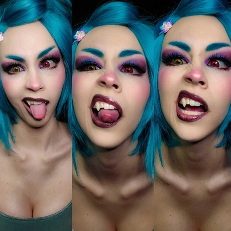 Riot model nackt bilder